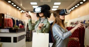 Teamviewer: Mit Google Glass und Vision Picking mehr Erlebnis beim Shoppen und mehr Effizienz im Lager ( Foto: Shutterstock-Artie Medvedev )