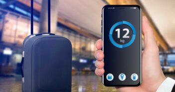 GPS Tracker für Koffer im Flugzeug erlaubt? (Foto: Adobe Stock- scharfsinn86)_