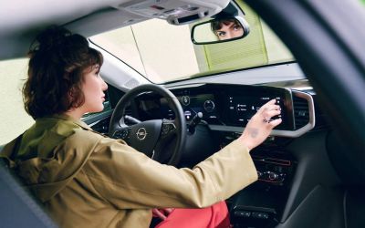 Das moderne Autoradio: Ein vielseitiges Infotainmentcenter (Foto: Stellantis / Opel)