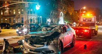 Site vorschlagen: Effektives Vorgehen bei einem Verkehrsunfall (Foto: AdobeStock - PhotoSpirit 177702320)