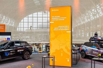 Stellantis präsentiert zwei autonome Living Lab Demonstrationsfahrzeuge in (Foto: Stellantis)